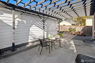 2106 NW 77th St, Seattle, WA 98117 - Photo 24