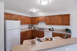 1318 37th St, Everett, WA 98201 - Photo 4