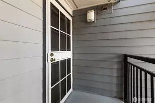 2517 NE 4th St, Renton, WA 98056 - Photo 2