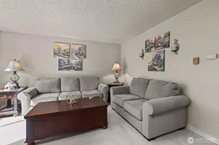 2517 NE 4th St, Renton, WA 98056 - Photo 4