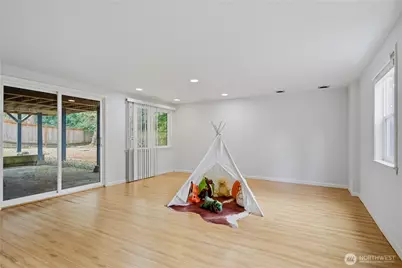 14831 NE 14th Street, Bellevue, WA 98007 - Photo 18