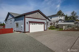4410 Glasgow Way, Anacortes, WA 98221 - Photo 34