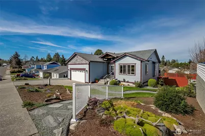 4410 Glasgow Way, Anacortes, WA 98221 - Photo 2