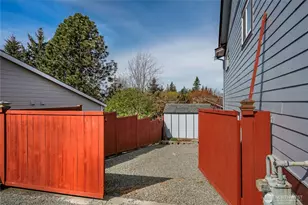 4410 Glasgow Way, Anacortes, WA 98221 - Photo 10
