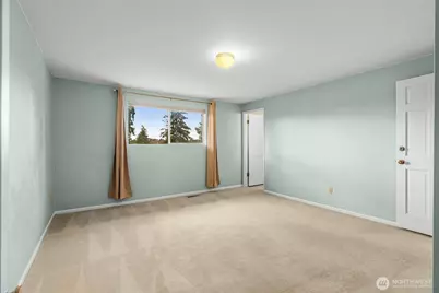 11516 Bartlett Ave NE, Seattle, WA 98125 - Photo 14