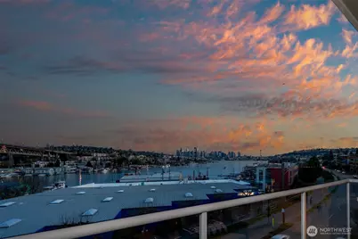 3900 2nd Avenue NE #403, Seattle, WA 98105 - Photo 2