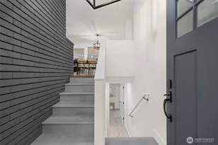 18330 47th Pl NE, Lake Forest Park, WA 98155 - Photo 2