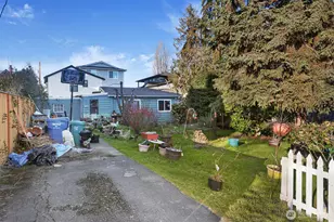 528 N 70th St, Seattle, WA 98103 - Photo 2