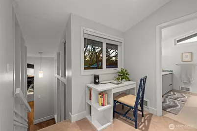 17825 NE 9th Street, Bellevue, WA 98008 - Photo 20