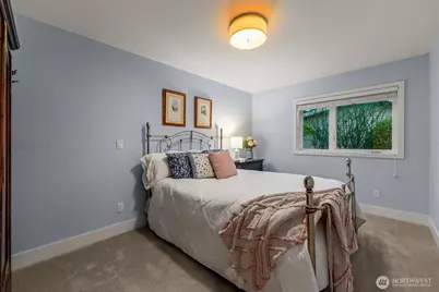 17825 NE 9th Street, Bellevue, WA 98008 - Photo 32
