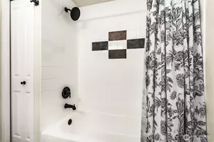 530 4th Ave W, Seattle, WA 98119 - Photo 6