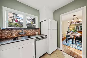 750 Belmont Ave E, Seattle, WA 98102 - Photo 14