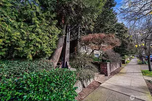 750 Belmont Ave E, Seattle, WA 98102 - Photo 24