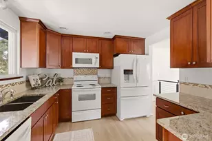 19002 63rd St E, Lake Tapps, WA 98391 - Photo 10