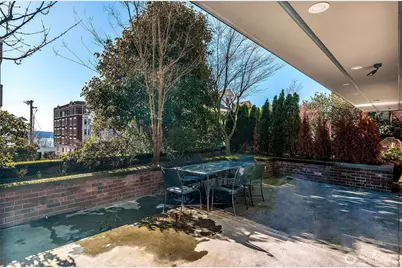 21 W Comstock Street #102, Seattle, WA 98119 - Photo 18