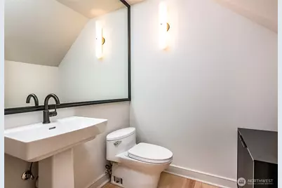 21 W Comstock Street #102, Seattle, WA 98119 - Photo 12