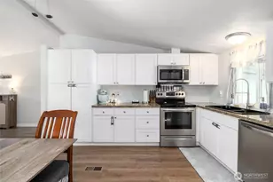 212 Gibson St, Sedro Woolley, WA 98284 - Photo 6