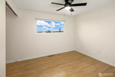 1006 Grant Avenue S, Renton, WA 98057 - Photo 16