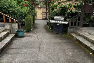 120 14th Ave, Seattle, WA 98122 - Photo 2