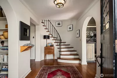 115 Dorffel Drive E, Seattle, WA 98112 - Photo 22