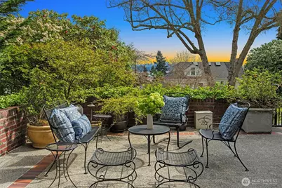 115 Dorffel Drive E, Seattle, WA 98112 - Photo 12