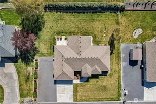 9083 SE Castlewood Dr, Moses Lake, WA 98837 - Photo 2