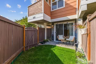 1719 SW Henderson Street, Seattle, WA 98106 - Photo 2