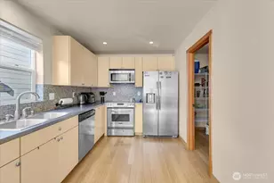 1719 SW Henderson St, Seattle, WA 98106 - Photo 4