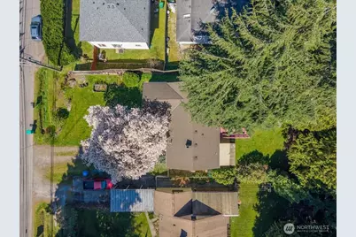 14828 Ashworth Avenue N, Seattle, WA 98117 - Photo 40