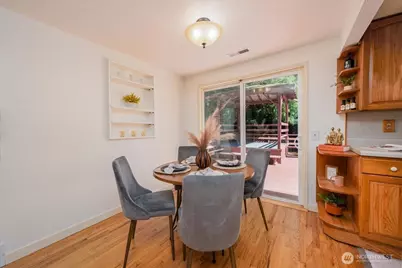 14828 Ashworth Avenue N, Seattle, WA 98117 - Photo 8