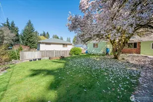 14828 Ashworth Ave N, Seattle, WA 98117 - Photo 22