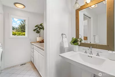 14021 SE 64th St, Bellevue, WA 98006 - Photo 24