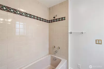 14021 SE 64th St, Bellevue, WA 98006 - Photo 16