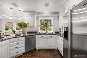 14021 SE 64th St, Bellevue, WA 98006 - Photo 8