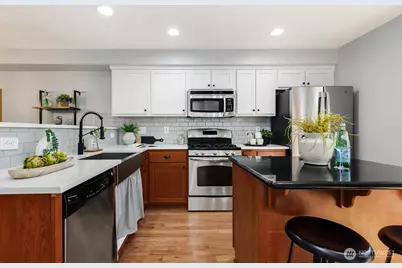 7123 Shinkle Place SW, Seattle, WA 98106 - Photo 12