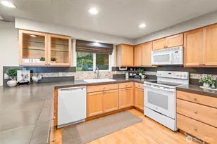 1151 Fordham Ct, Fircrest, WA 98466 - Photo 8