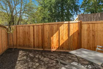 11013 Goodwin Way NE, Seattle, WA 98125 - Photo 22