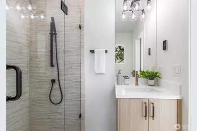 11013 Goodwin Way NE, Seattle, WA 98125 - Photo 12