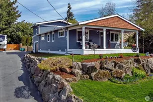 215 SW 183rd St, Normandy Park, WA 98166 - Photo 1