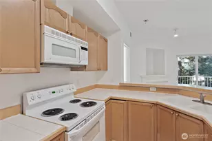 12122 NE 171st Pl, Bothell, WA 98011 - Photo 6