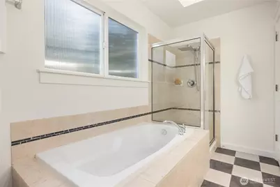 10729 23rd Avenue NE, Seattle, WA 98125 - Photo 28