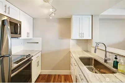 1125 E Olive Street #101, Seattle, WA 98122 - Photo 2