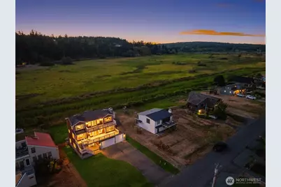 1943 Shore Avenue, Freeland, WA 98249 - Photo 4
