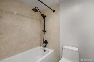 500 W Roy St, Seattle, WA 98119 - Photo 24