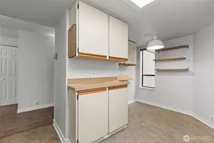 500 W Roy St, Seattle, WA 98119 - Photo 10