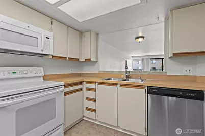 500 W Roy Street #W103, Seattle, WA 98119 - Photo 12