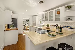 4340 NE 56th St, Seattle, WA 98105 - Photo 14