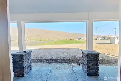 233 Saunders Avenue, Rock Island, WA 98850 - Photo 4