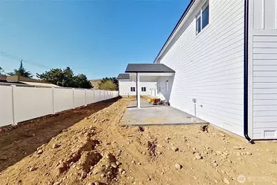 233 Saunders Avenue, Rock Island, WA 98850 - Photo 32