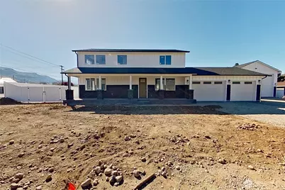 233 Saunders Avenue, Rock Island, WA 98850 - Photo 1